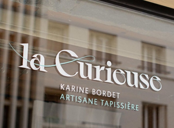 Lettrage vinyle adhésif personnalisé